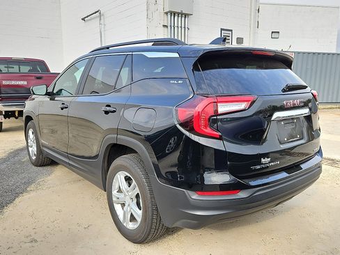 Used 2023 GMC Terrain SLE w/ Driver Convenience Package image 7