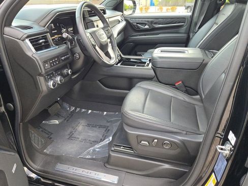 Used 2023 GMC Yukon XL Denali AWD/4WD image 25