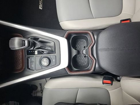 Used 2021 Toyota RAV4 Limited w/ Carpet Mat Package (TMS) image 15