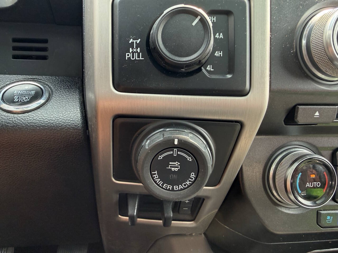 Used 2018 Ford F150 Platinum w/ Equipment Group 701A Luxury AWD/4WD image 24