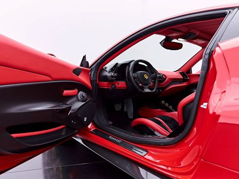 Used 2020 Ferrari 488 Pista Coupe RWD image 47