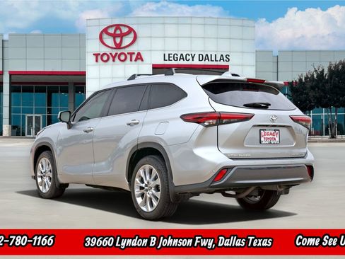 Used 2024 Toyota Highlander Limited AWD/4WD image 7