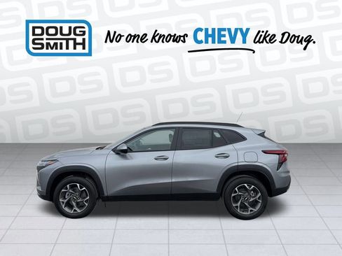 New 2026 Chevrolet Trax LT image 3