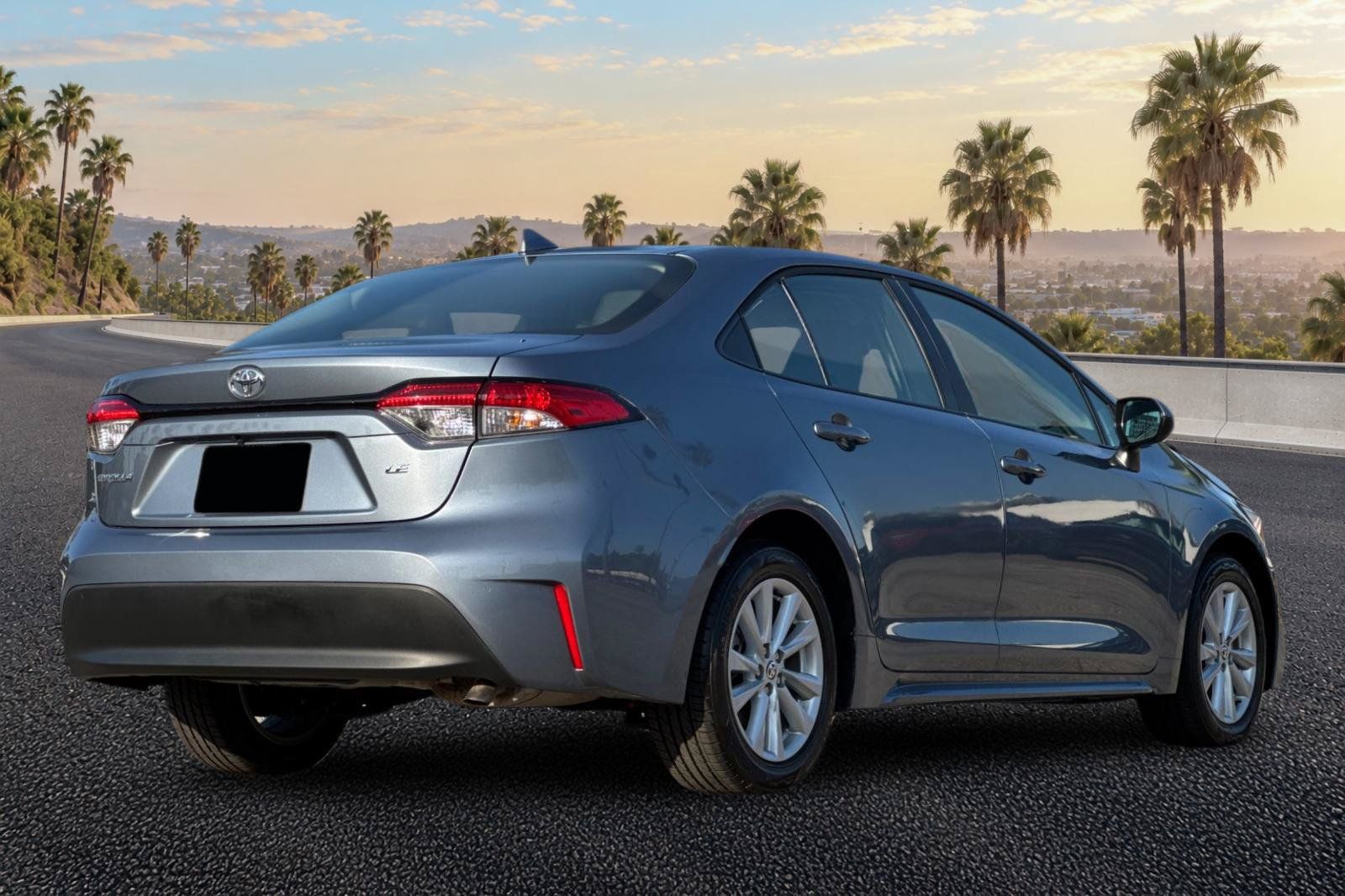 Used 2026 Toyota Corolla LE w/ LE Premium Package FWD image 4