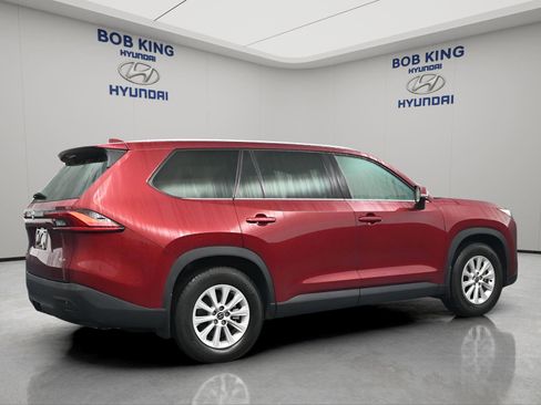 Used 2024 Toyota Grand Highlander XLE FWD image 4