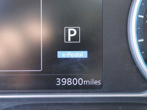 Used 2022 Nissan Leaf S FWD image 11