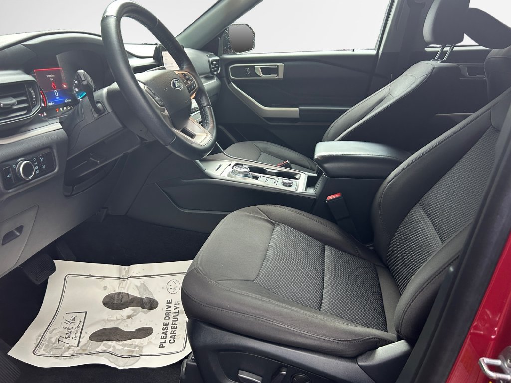 Used 2023 Ford Explorer XLT AWD/4WD image 12