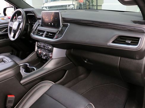 Used 2023 GMC Yukon SLT image 37
