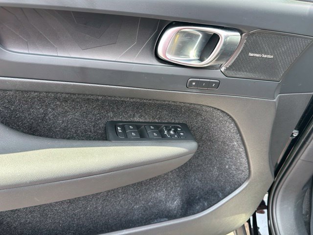 Used 2023 Volvo XC40 Recharge Ultimate w/ Protection Package Premier AWD/4WD image 20