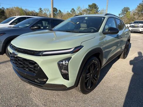 New 2026 Chevrolet Trax ACTIV w/ Sunroof Package image 4