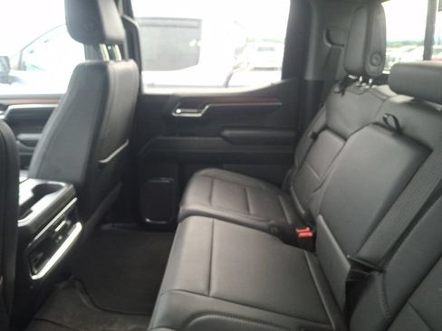 Used 2024 GMC Sierra 1500 Denali w/ Technology Package AWD/4WD image 11
