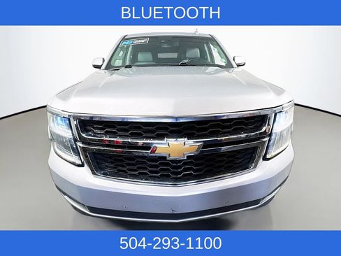 Used 2017 Chevrolet Suburban LT RWD image 3