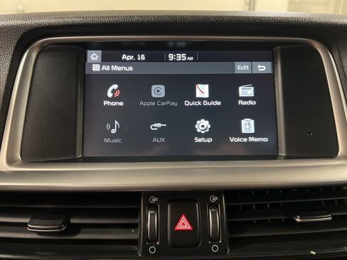 Used 2020 Kia Optima SE FWD image 11