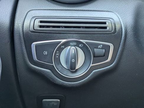Used 2022 Mercedes-Benz GLC 300 4MATIC image 25