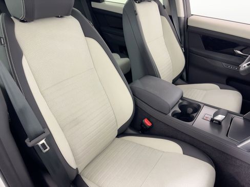 Certified 2024 Land Rover Discovery Sport S image 29