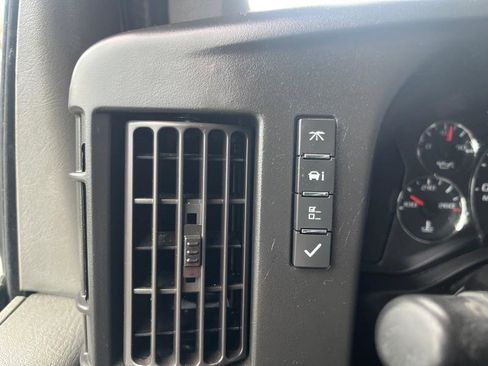 Used 2017 Chevrolet Express 3500 LT w/ LT Preferred Equipment Group image 26