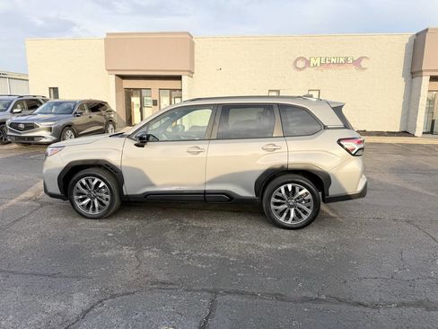 Used 2025 Subaru Forester Touring image 7