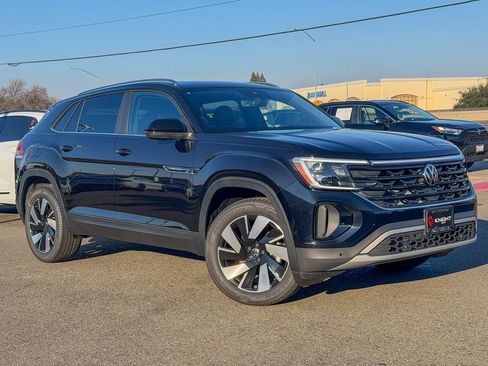 New 2026 Volkswagen Atlas Cross Sport SE image 3