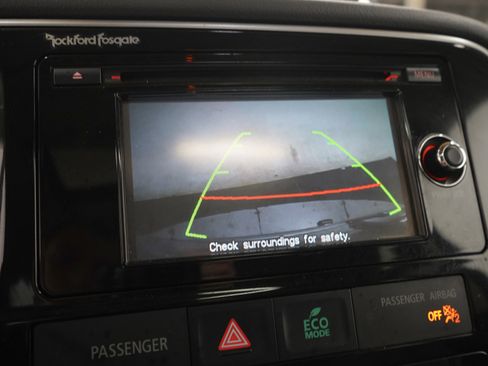 Used 2014 Mitsubishi Outlander SE AWD/4WD image 30