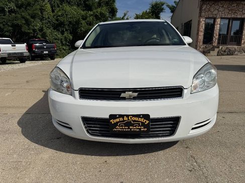 Used 2011 Chevrolet Impala LS FWD image 2