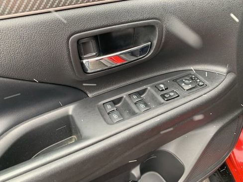 Used 2019 Mitsubishi Outlander AWD image 21