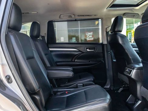 Certified 2019 Toyota Highlander XLE FWD image 23