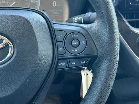 Used 2022 Toyota Corolla LE FWD image 33