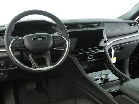 New 2026 Jeep Grand Cherokee Limited AWD/4WD image 2