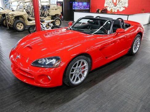 Used 2003 Dodge Viper SRT-10 RWD image 2