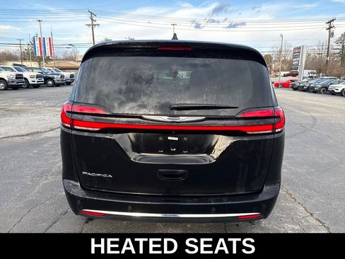 Used 2024 Chrysler Pacifica Touring-L image 6