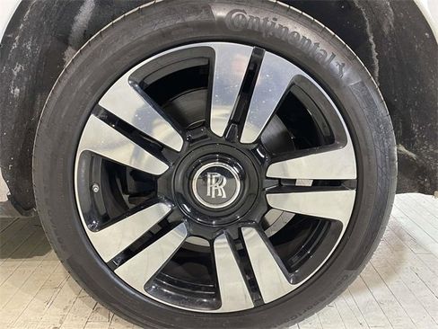 Used 2019 Rolls-Royce Cullinan image 13