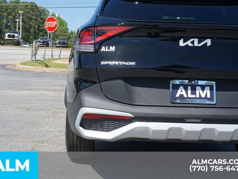 Used 2025 Kia Sportage LX image 17