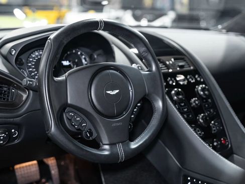 Used 2017 Aston Martin Vanquish Coupe RWD image 19