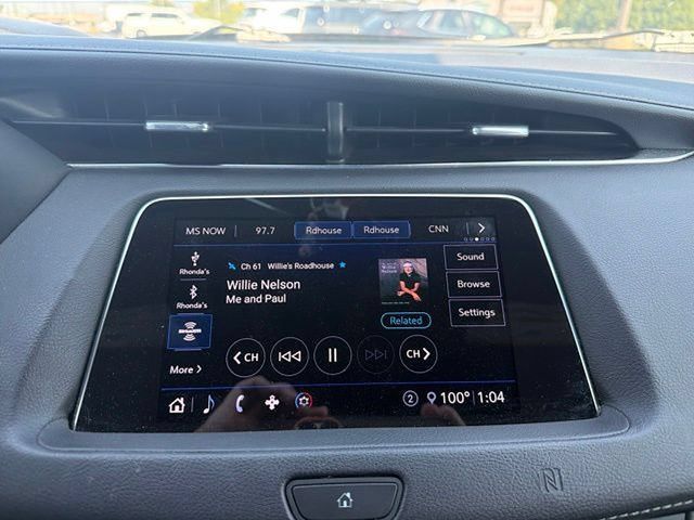 Used 2020 Cadillac XT4 Premium Luxury FWD image 16