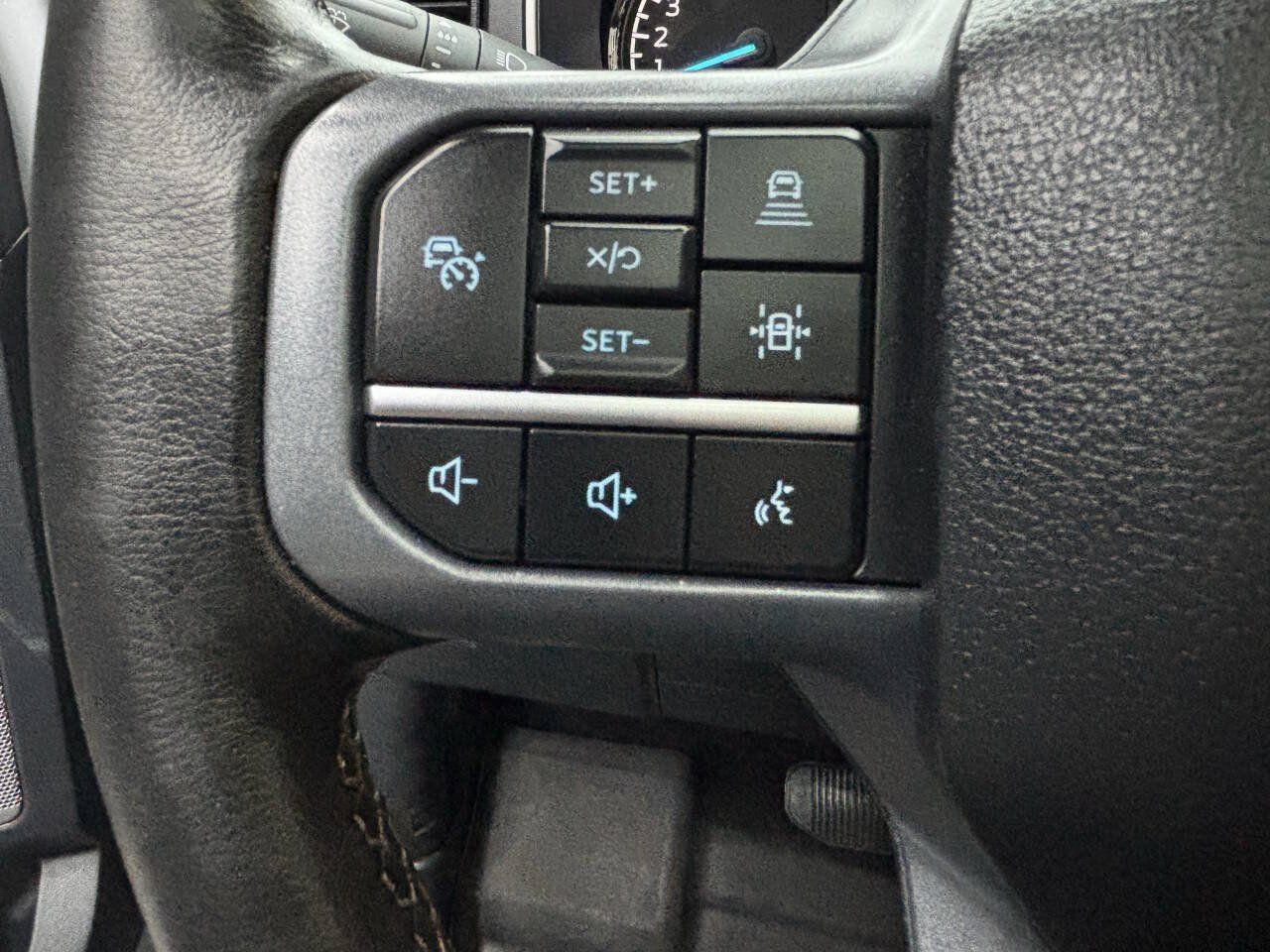 Used 2023 Ford F150 4x4 SuperCrew image 16
