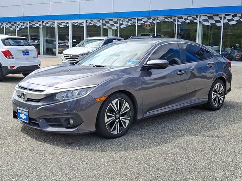Used 2018 Honda Civic EX-T image 3
