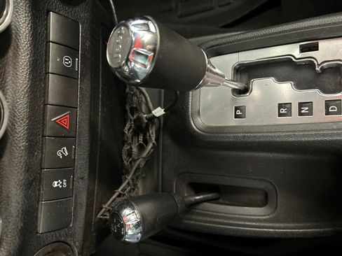 Used 2014 Jeep Wrangler Rubicon w/ Power Convenience Group image 17