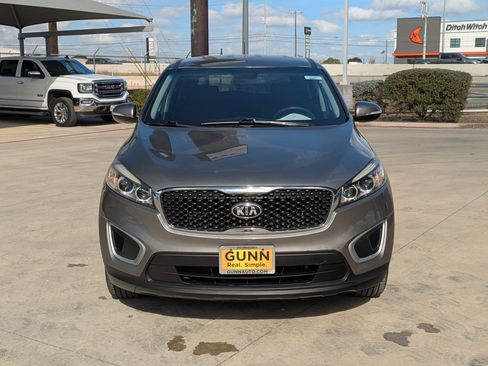 Used 2018 Kia Sorento L image 8