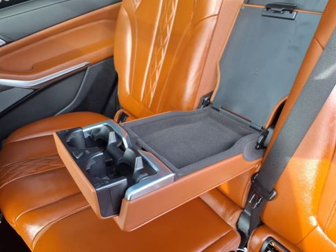 Used 2022 BMW X7 M50i image 32