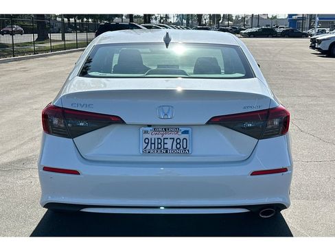 Used 2023 Honda Civic Sport image 4