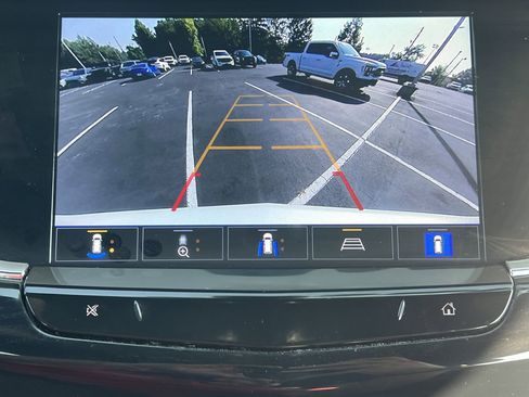 Used 2022 Cadillac XT6 Premium Luxury w/ Technology Package image 3