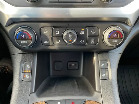 Used 2019 GMC Acadia SLE w/ Driver Alert Package I image 9