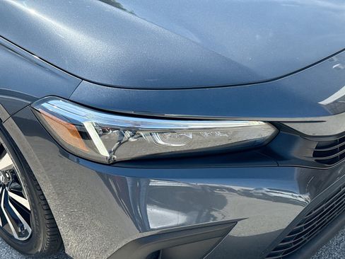 Certified 2023 Honda Civic EX image 33