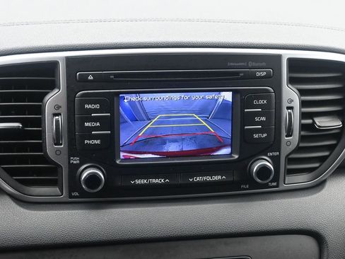 Used 2019 Kia Sportage LX image 17