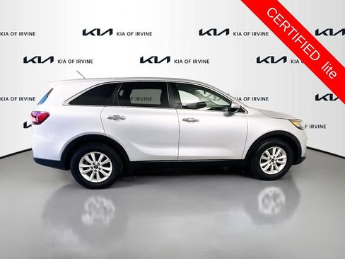 Used 2019 Kia Sorento FWD V6 image 9