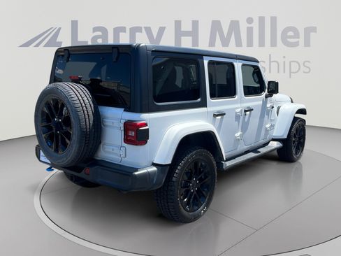 Used 2023 Jeep Wrangler Unlimited Sahara w/ Cold Weather Group AWD/4WD image 5