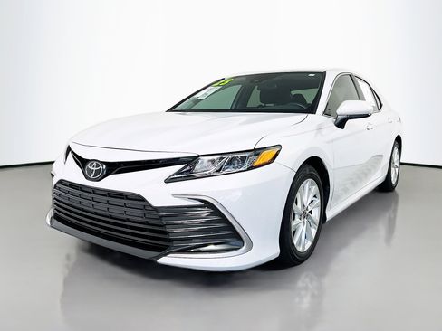 Used 2023 Toyota Camry LE FWD image 10