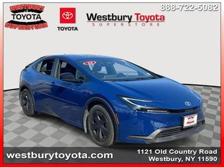 Used 2023 Toyota Prius LE video 1