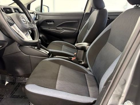 Used 2025 Nissan Versa SV FWD image 11