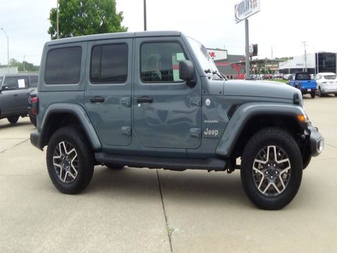 Used 2024 Jeep Wrangler Unlimited Sahara w/ Safety Group AWD/4WD image 5